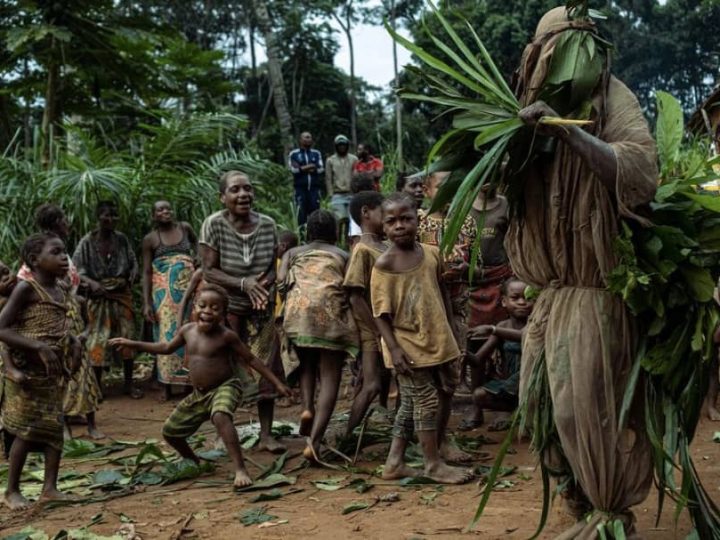 Maniema : l’ANAPAC-RDC obtient 3 arrêtés provinciaux pour la sécurisation des sites APAC des Peuples Autochtones Pygmées avec le financement de la GIZ/PIREDD Maniema